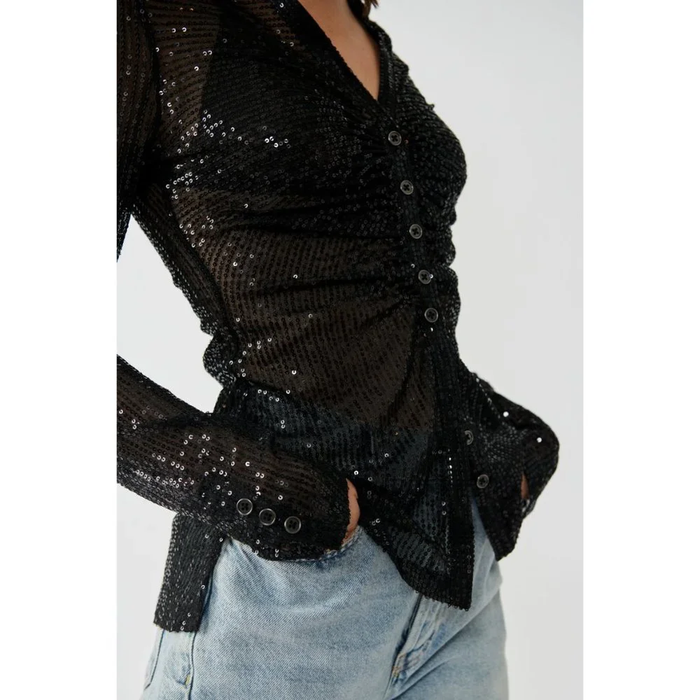 🎉LAST CHANCE🎉 FREE PEOPLE Sequin Shirtee / Black - Picture 2 of 6